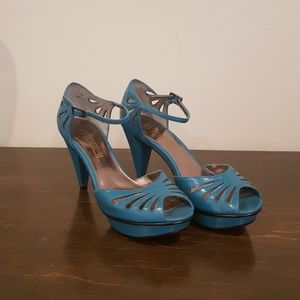 Moda Turquoise Heels size 6